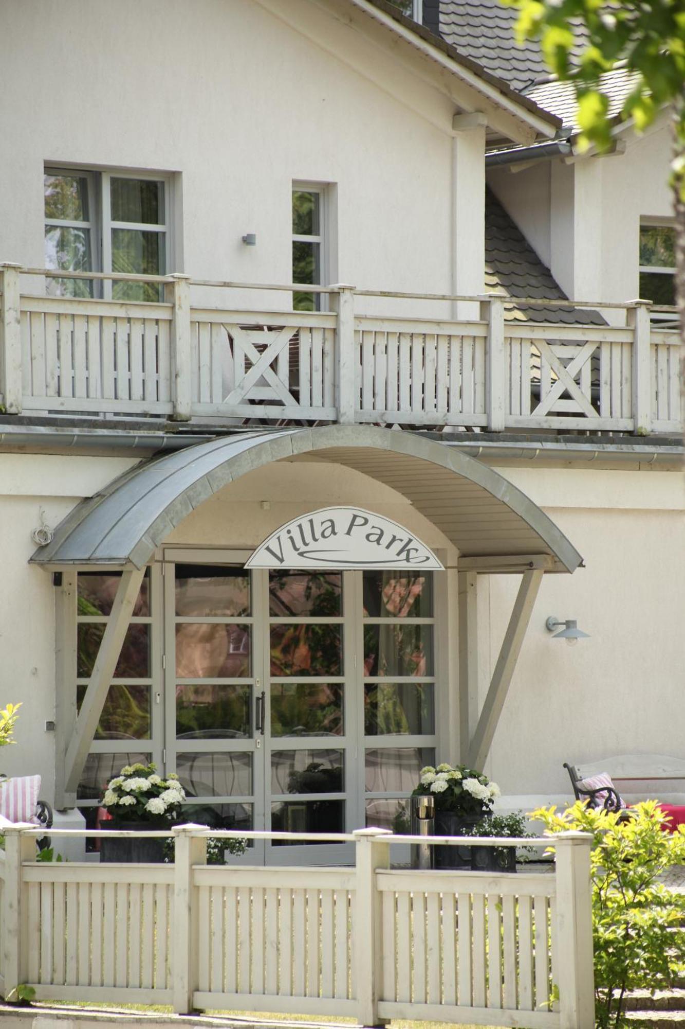 Villa Park Wiselka Spa & Wellness Exterior foto